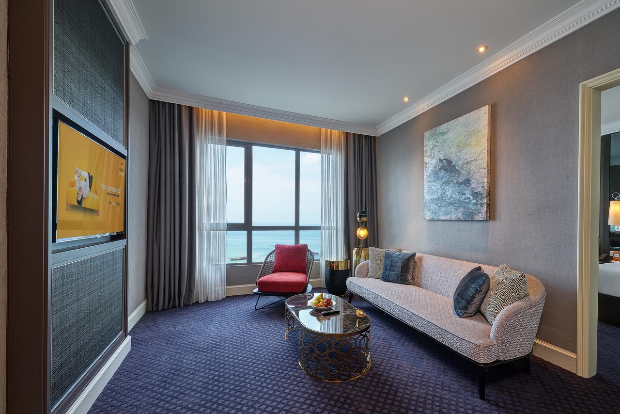 แฮตเทน เพลซ มะละกา Hotel Malacca ภายนอก รูปภาพ A suite at the hotel